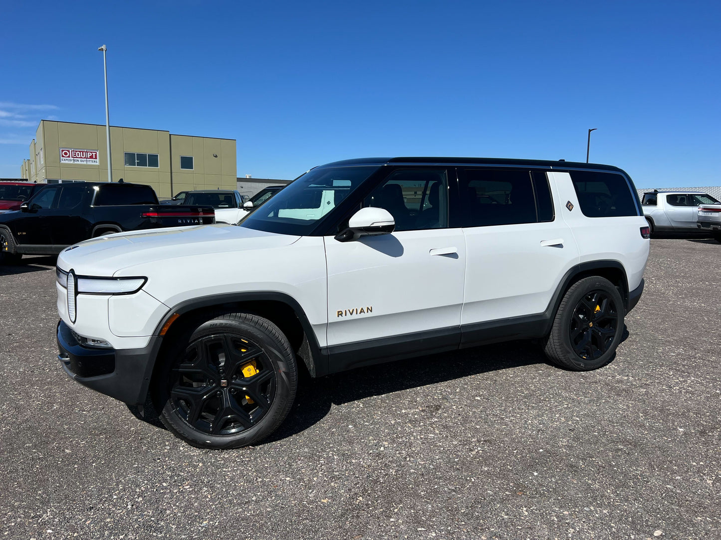 2022 Rivian R1S - 100 miles - $79,700