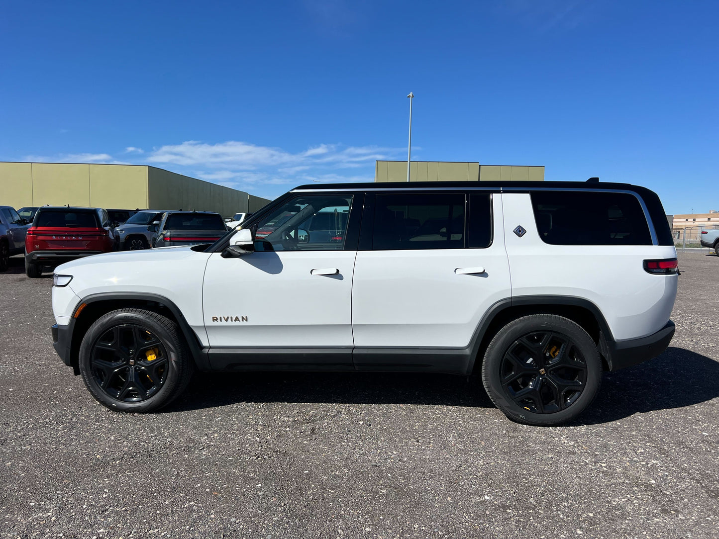 2022 Rivian R1S - 100 miles - $79,700