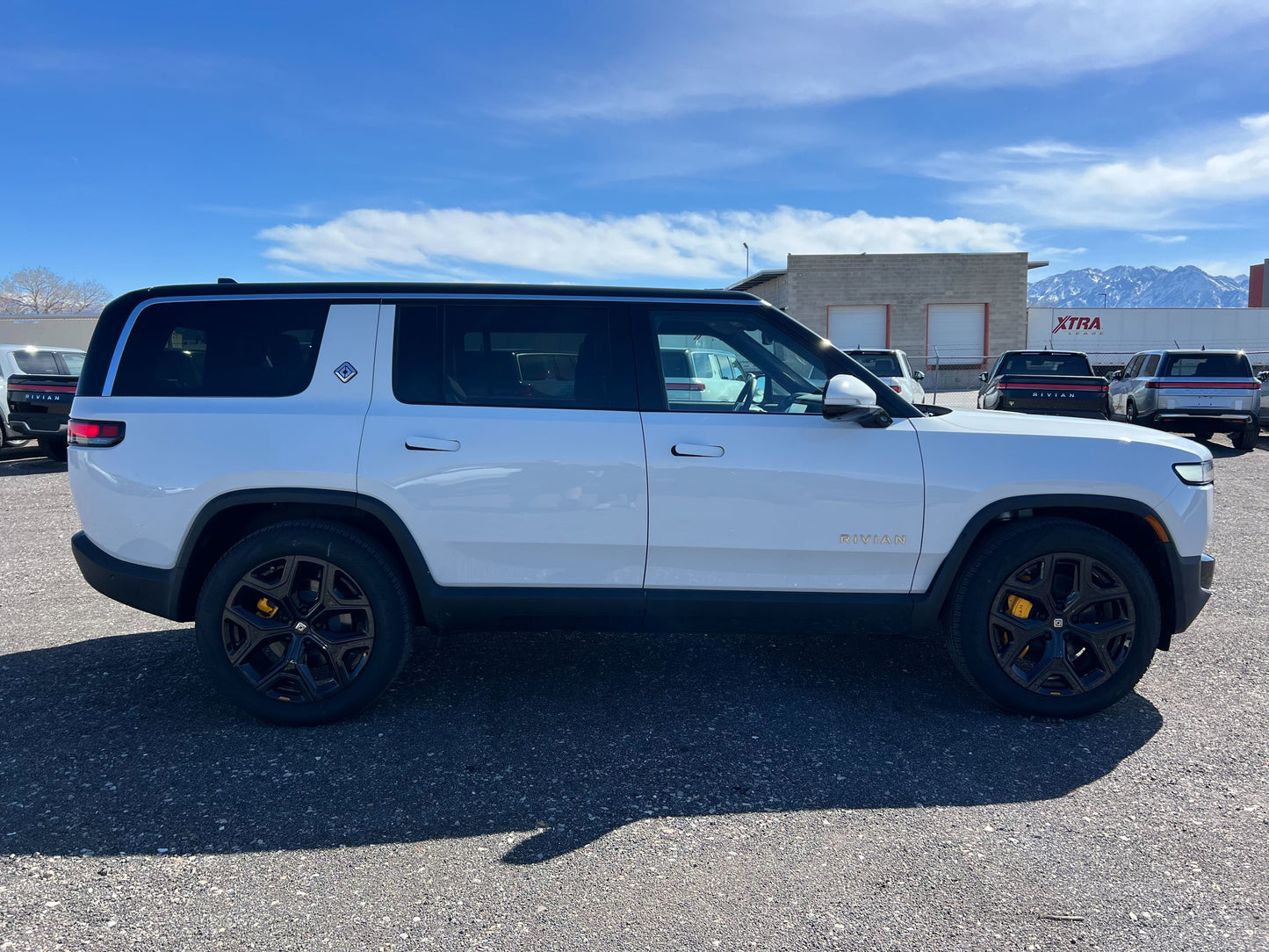2022 Rivian R1S - 100 miles - $79,700