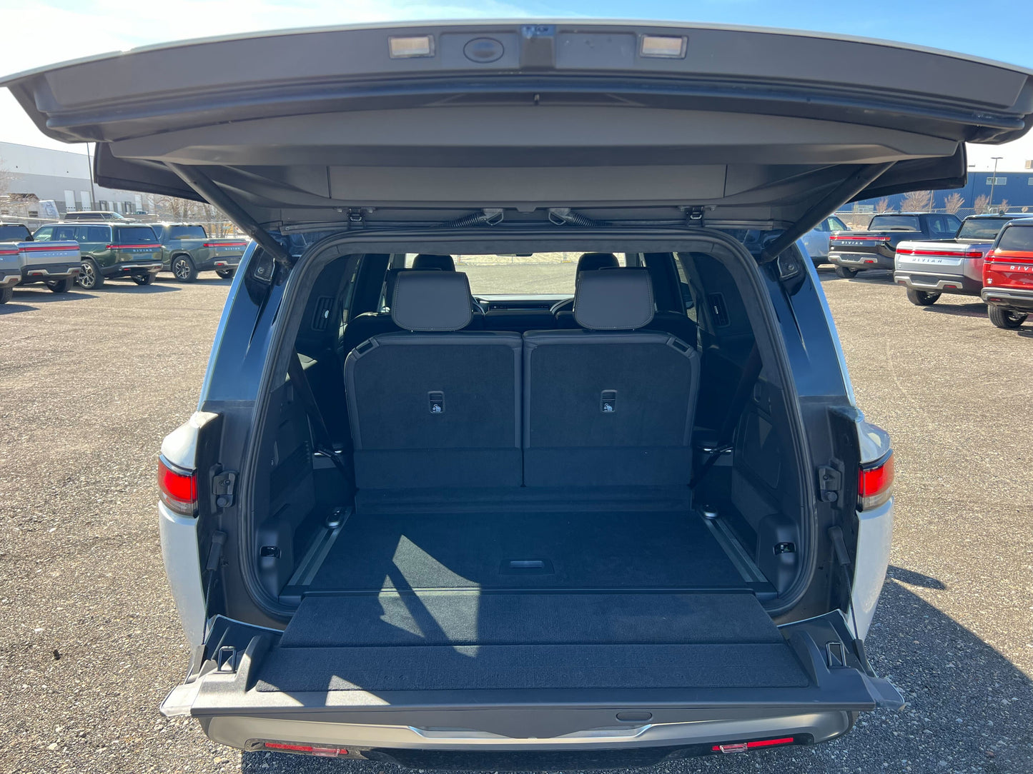 2022 Rivian R1S - 100 miles - $79,700