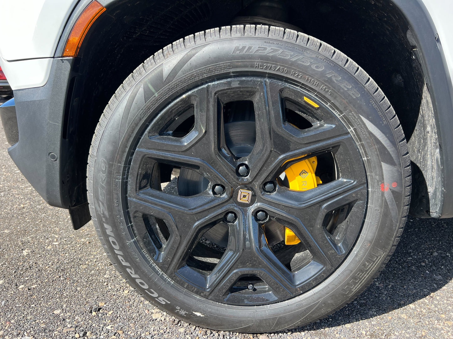 2022 Rivian R1S - 100 miles - $79,700