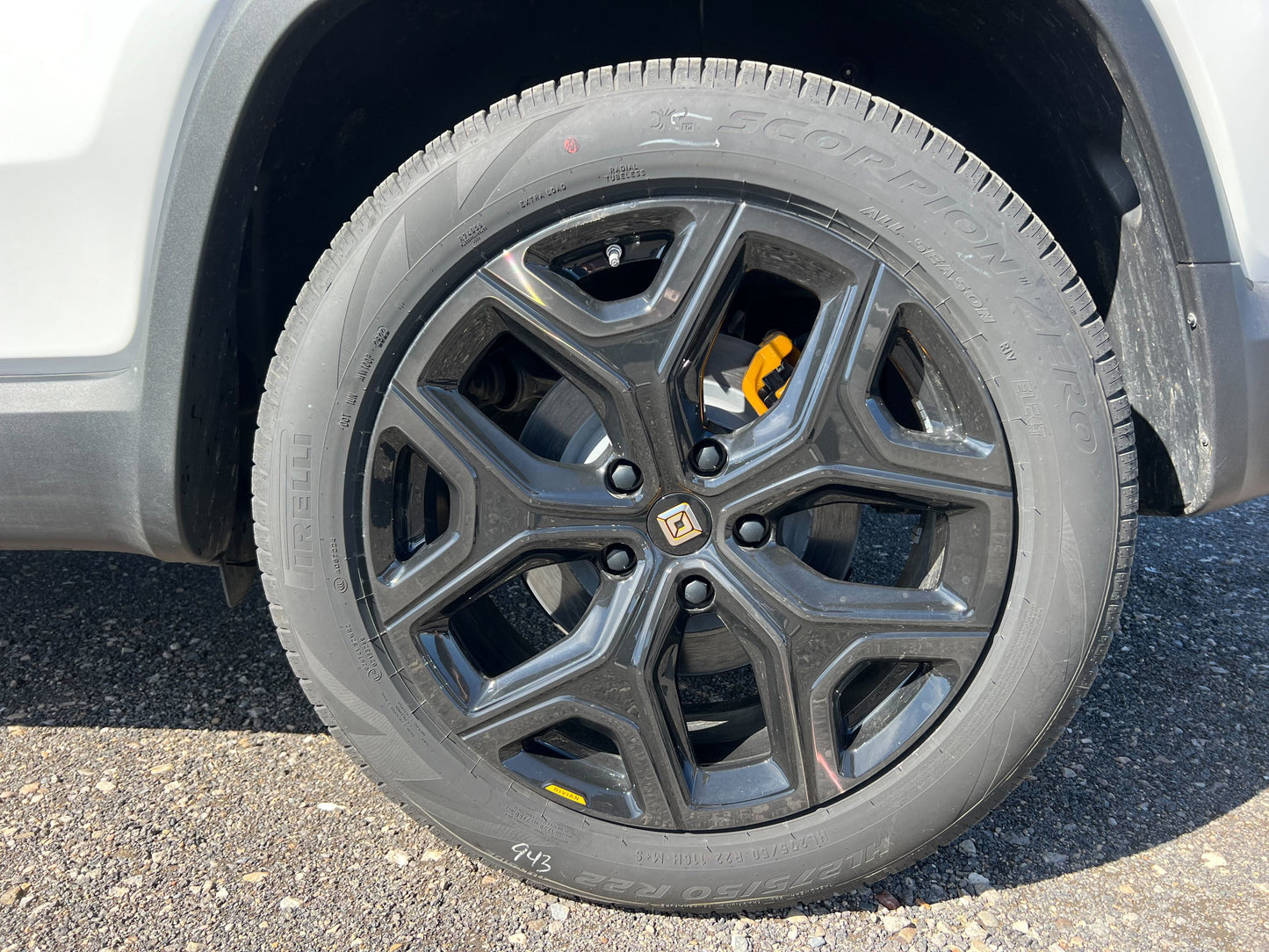 2022 Rivian R1S - 100 miles - $72,100