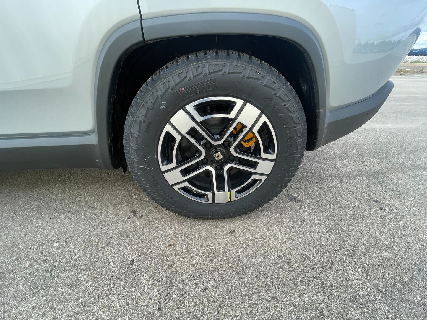 2022 Rivian R1S - 237 miles - $79,700
