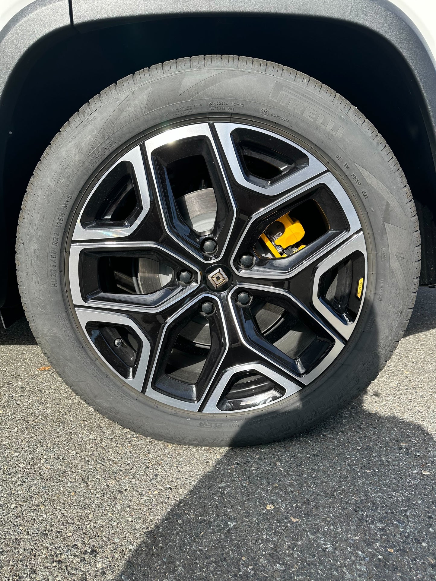 2024 Rivian R1S - 3,699 miles - $83,100
