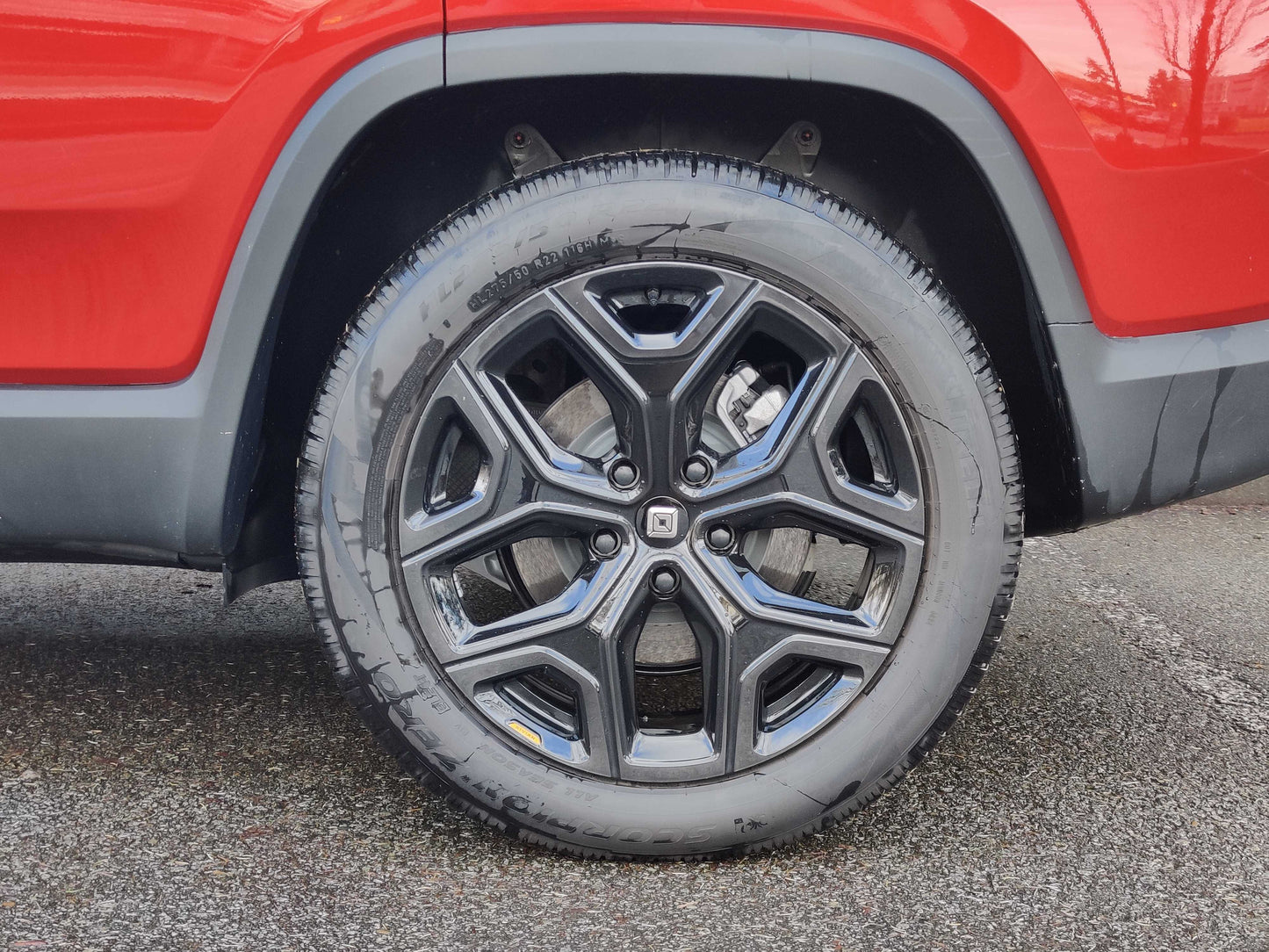 2024 Rivian R1S - 5,304 kilometers - $115,800 CAD