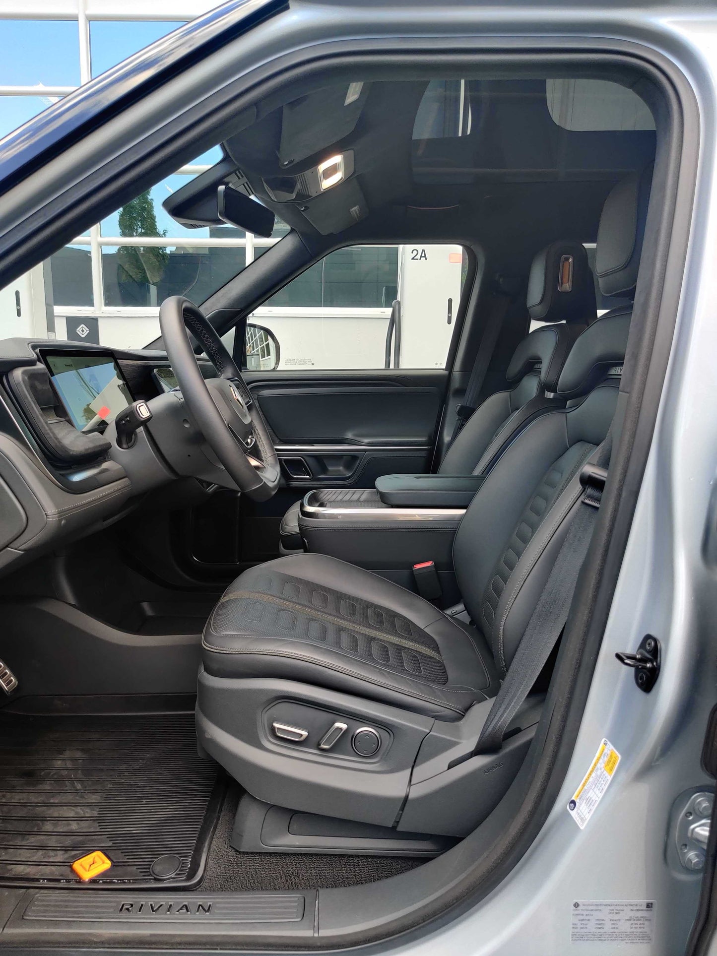 2023 Rivian R1T - 3301 miles - $93,200.00 CAD