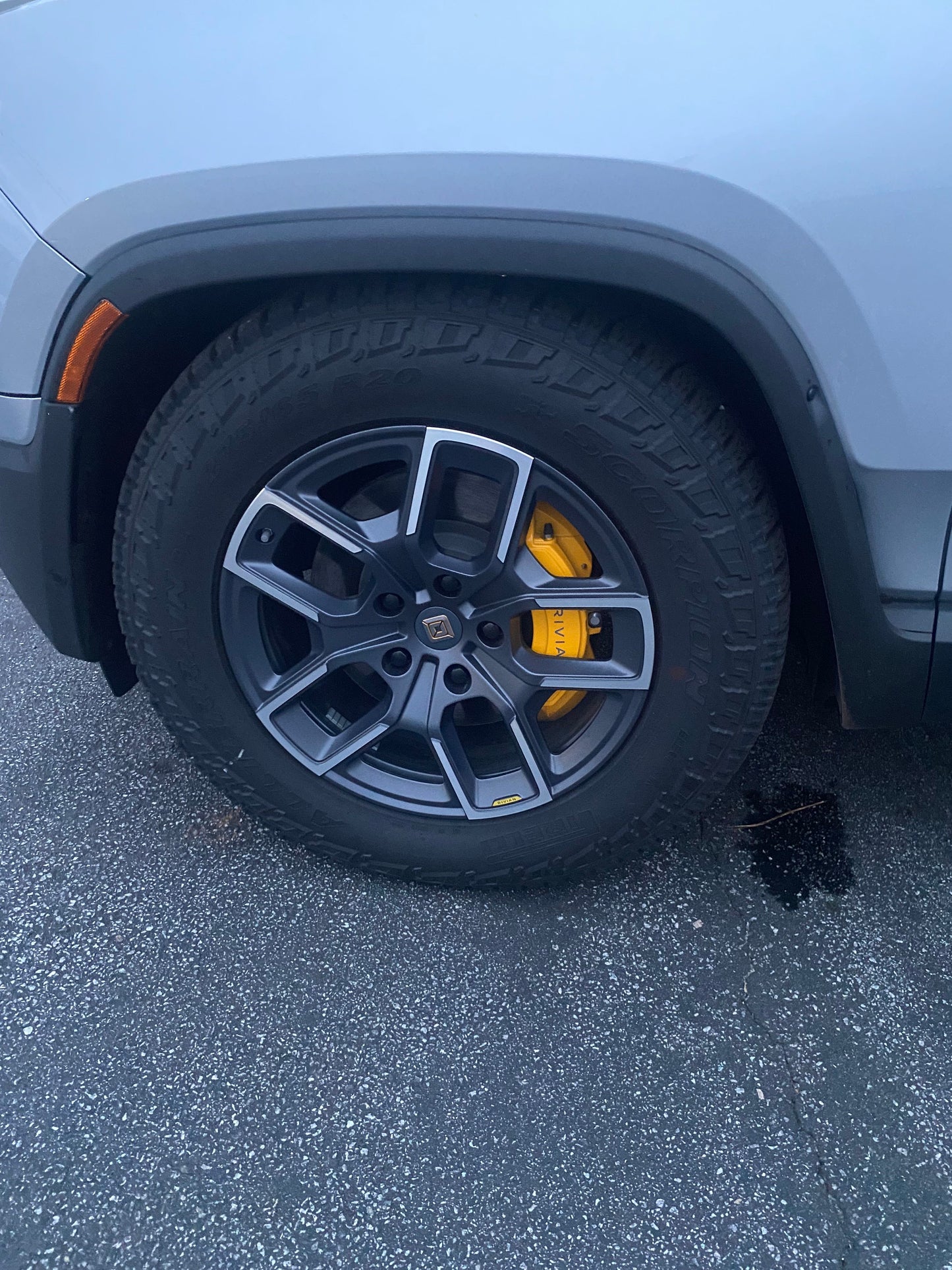 2022 Rivian R1S - 2,835 miles - $78,900
