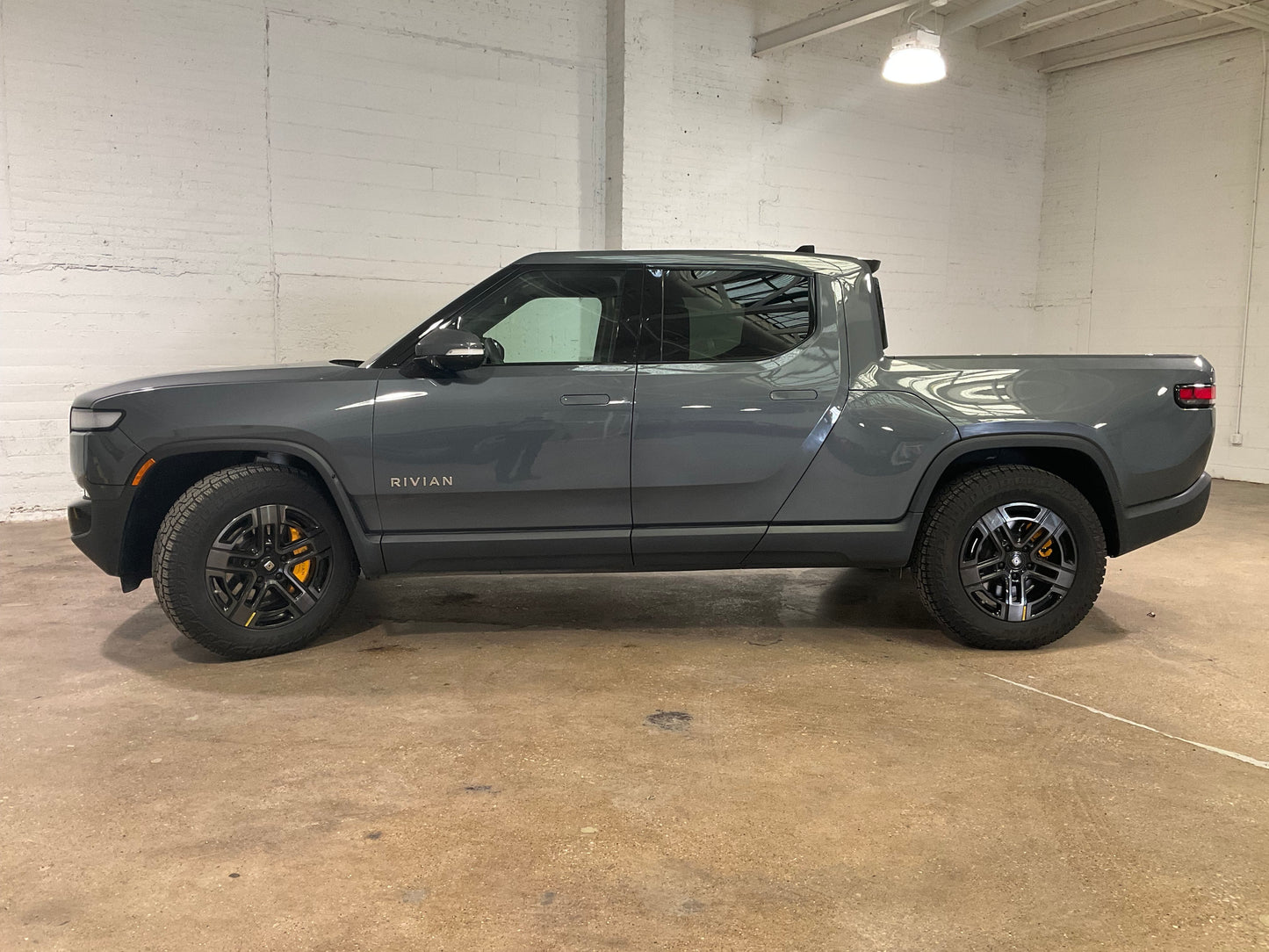 2022 Rivian R1T - 9,407 miles - $65,600