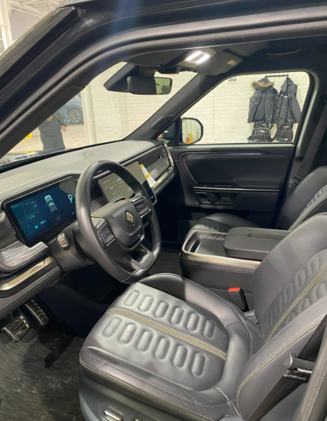 2022 Rivian R1T - 9,407 miles - $65,600