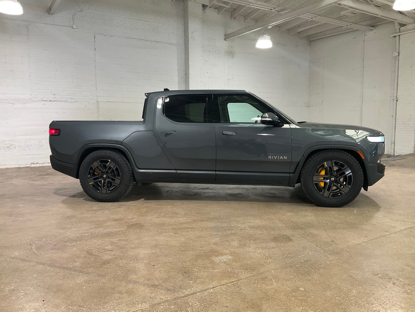 2022 Rivian R1T - 9,407 miles - $65,600