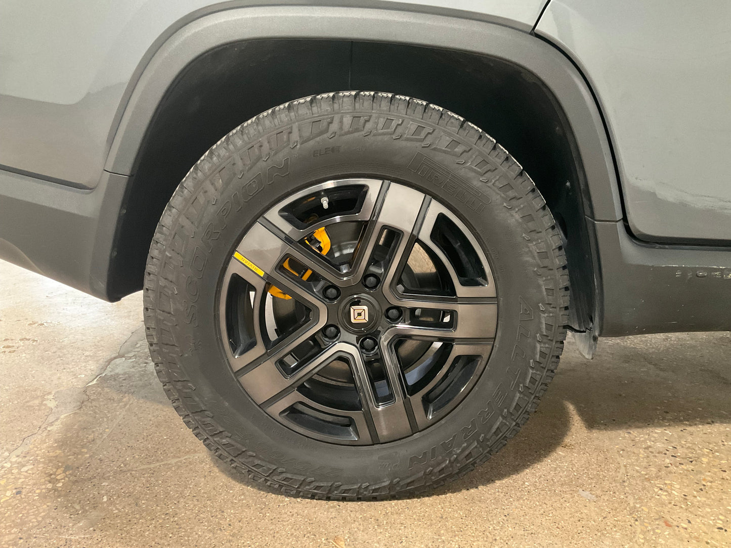 2022 Rivian R1T - 9,407 miles - $65,600