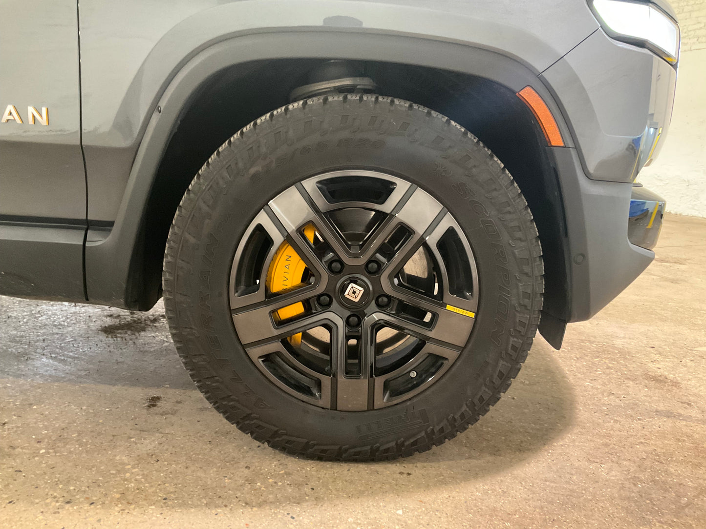 2022 Rivian R1T - 9,407 miles - $65,600