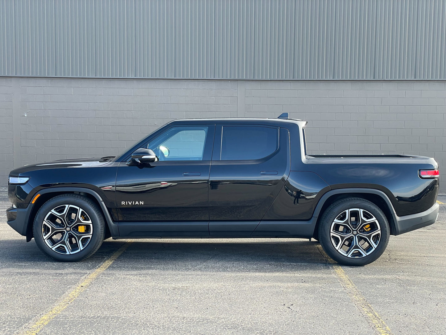 2022 Rivian R1T - 6,874 miles - $66,200