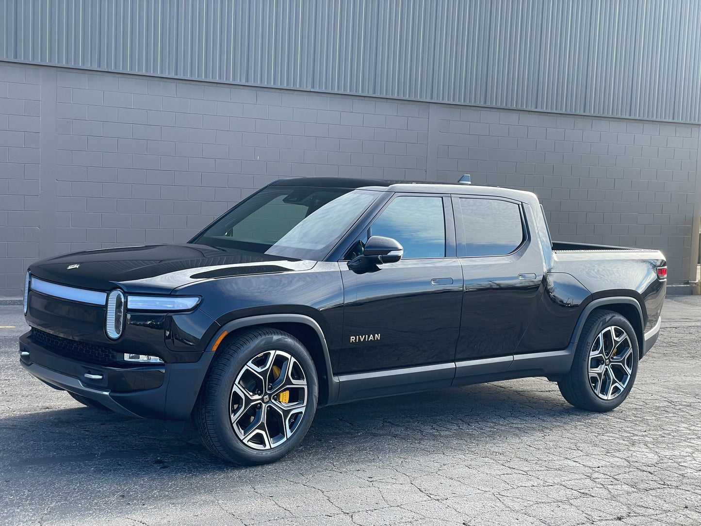 2022 Rivian R1T - 6,874 miles - $66,200