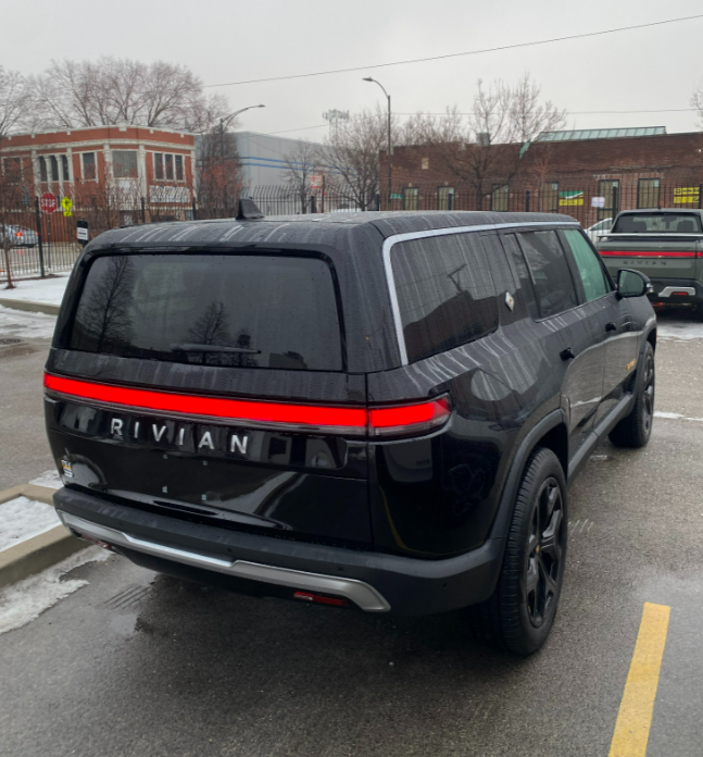 2022 Rivian R1S - 4,356 miles - $75,971