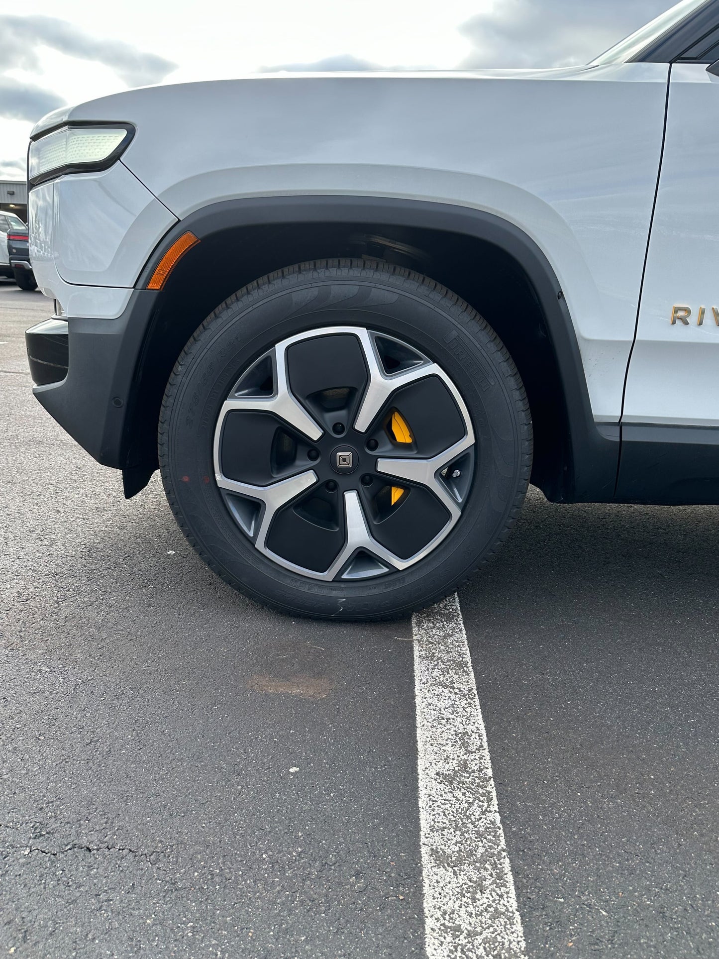 2022 Rivian R1T - 100 miles - $67,800