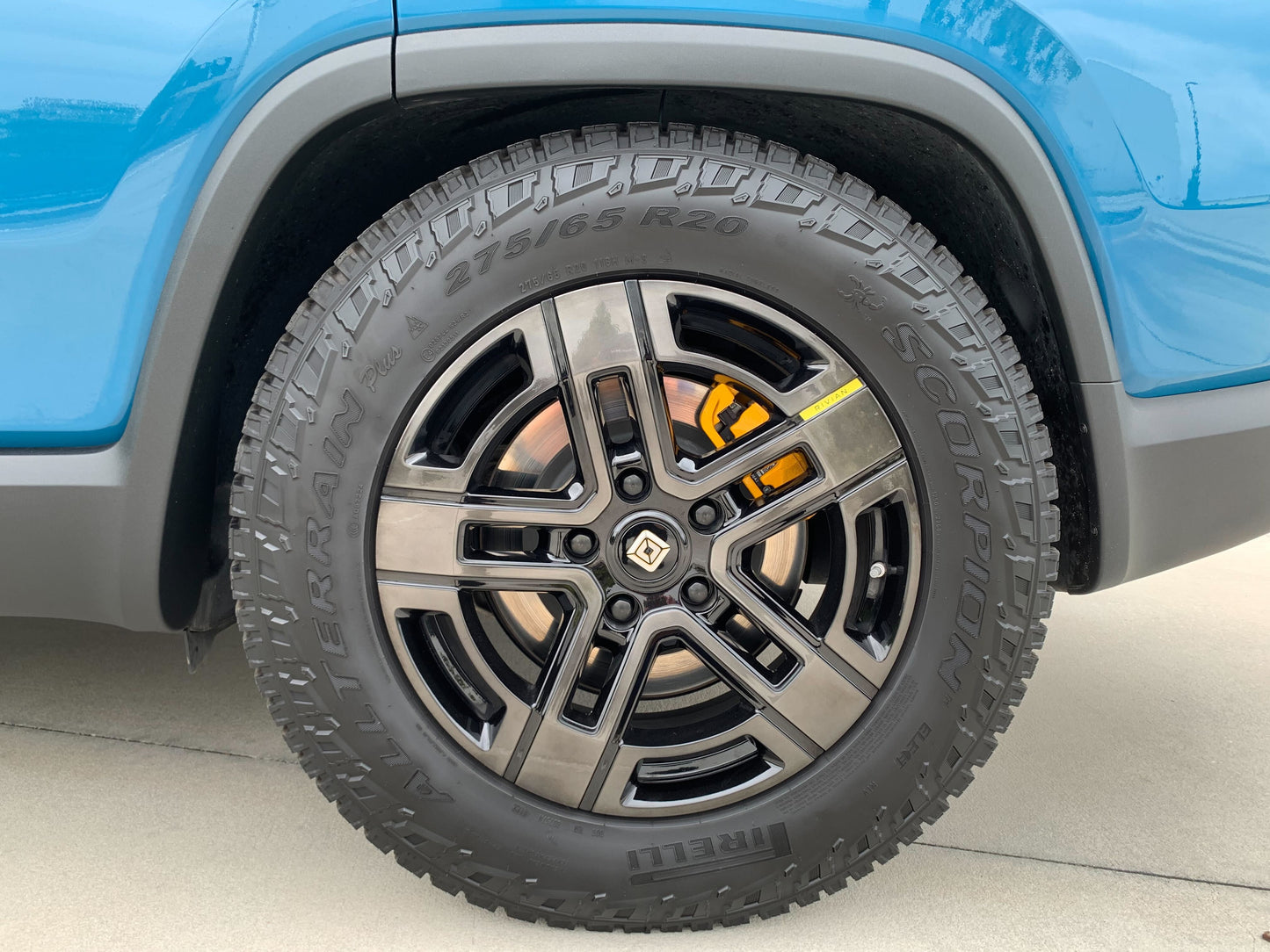 2022 Rivian R1S - 7,877 miles - $77,200