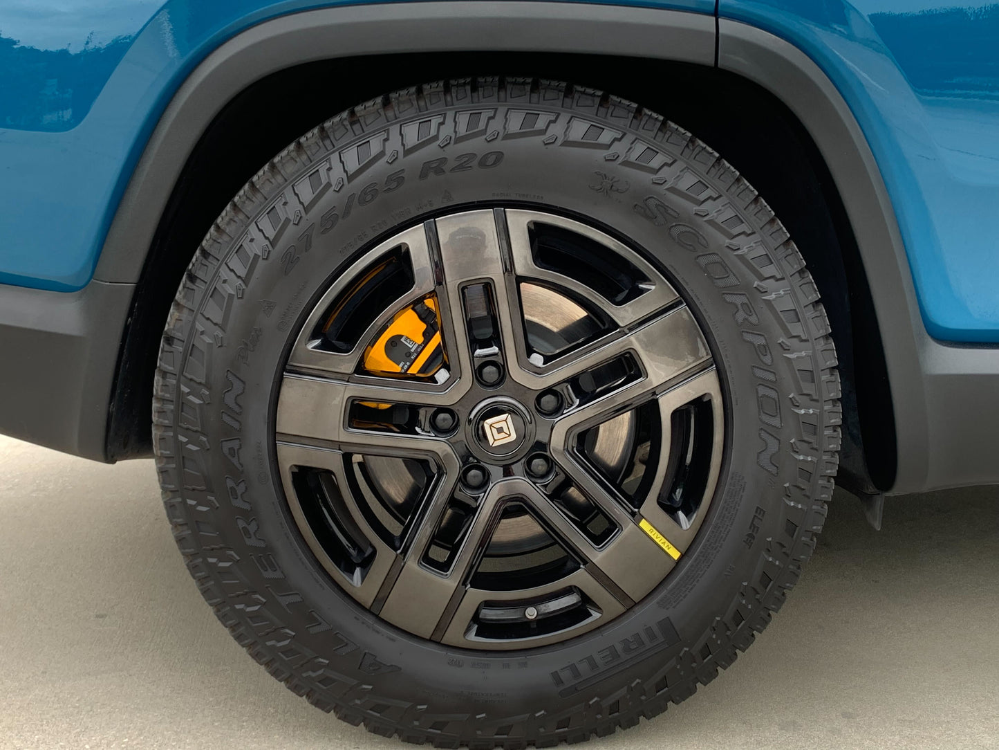 2022 Rivian R1S - 7,877 miles - $77,200