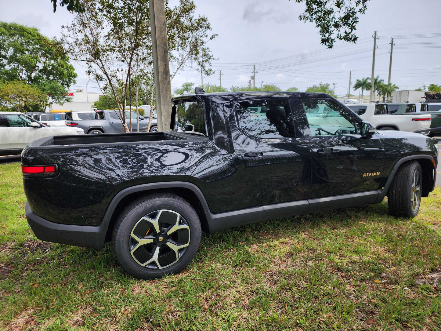 2022 Rivian R1T - 100 miles - $71,950