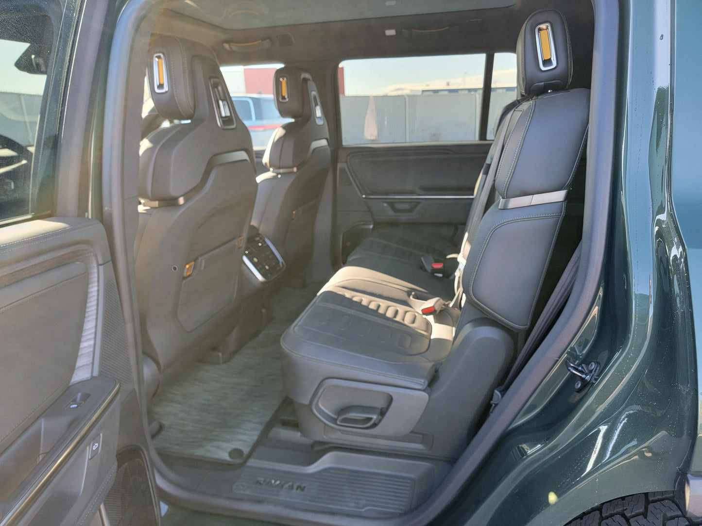 2025 Rivian R1S - 208 miles - $94,800