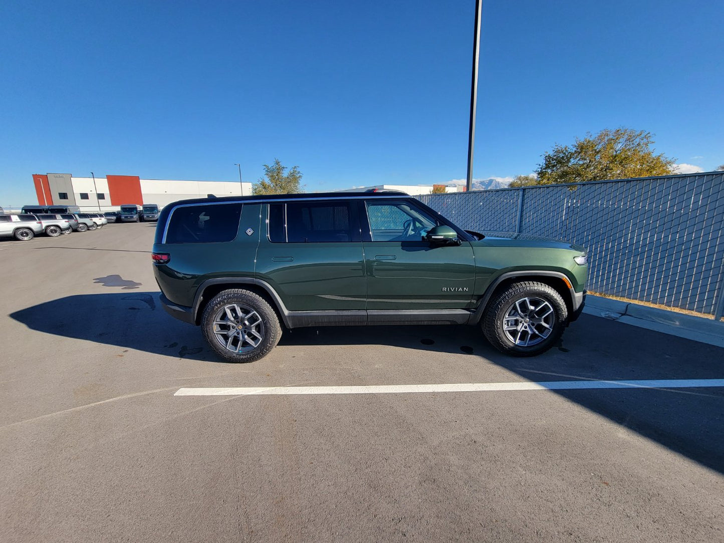 2025 Rivian R1S - 208 miles - $94,800