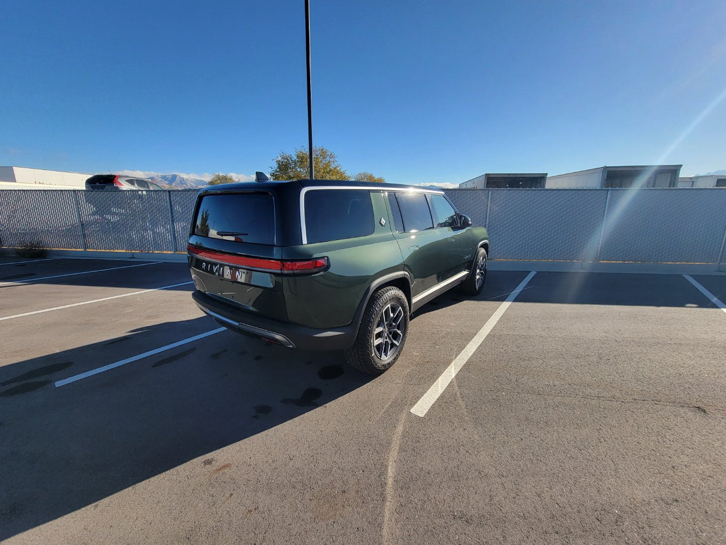 2025 Rivian R1S - 208 miles - $94,800