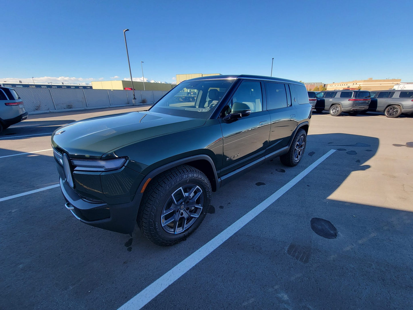 2025 Rivian R1S - 208 miles - $94,800