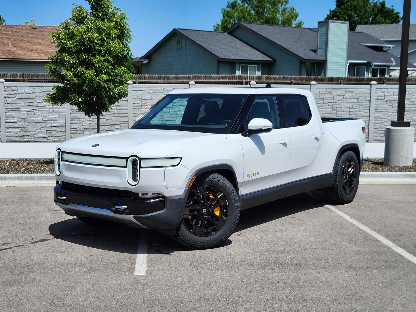 2023 Rivian R1T - 9,938 miles - $70,700