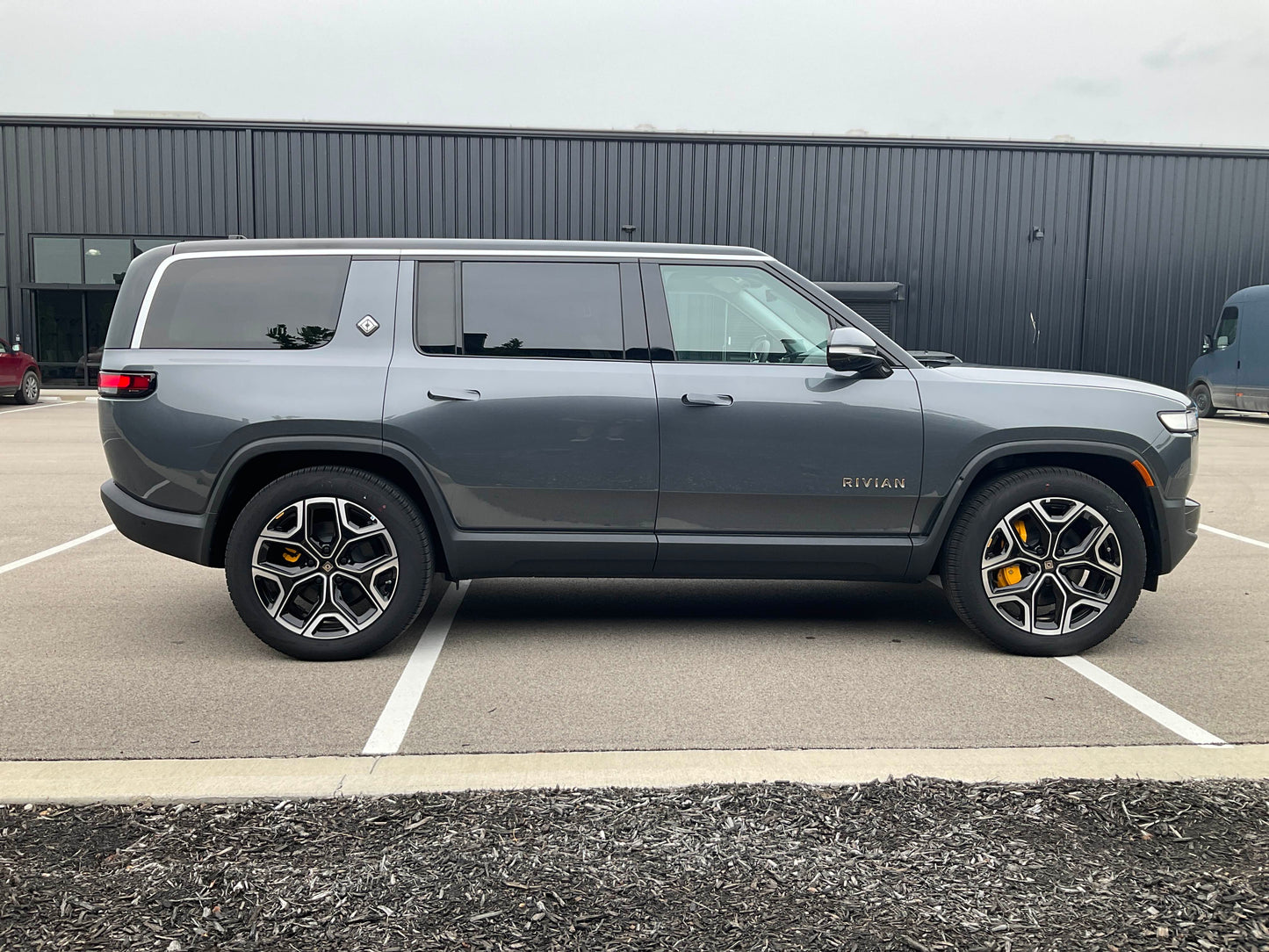 2023 Rivian R1S - 184 miles - $80,600