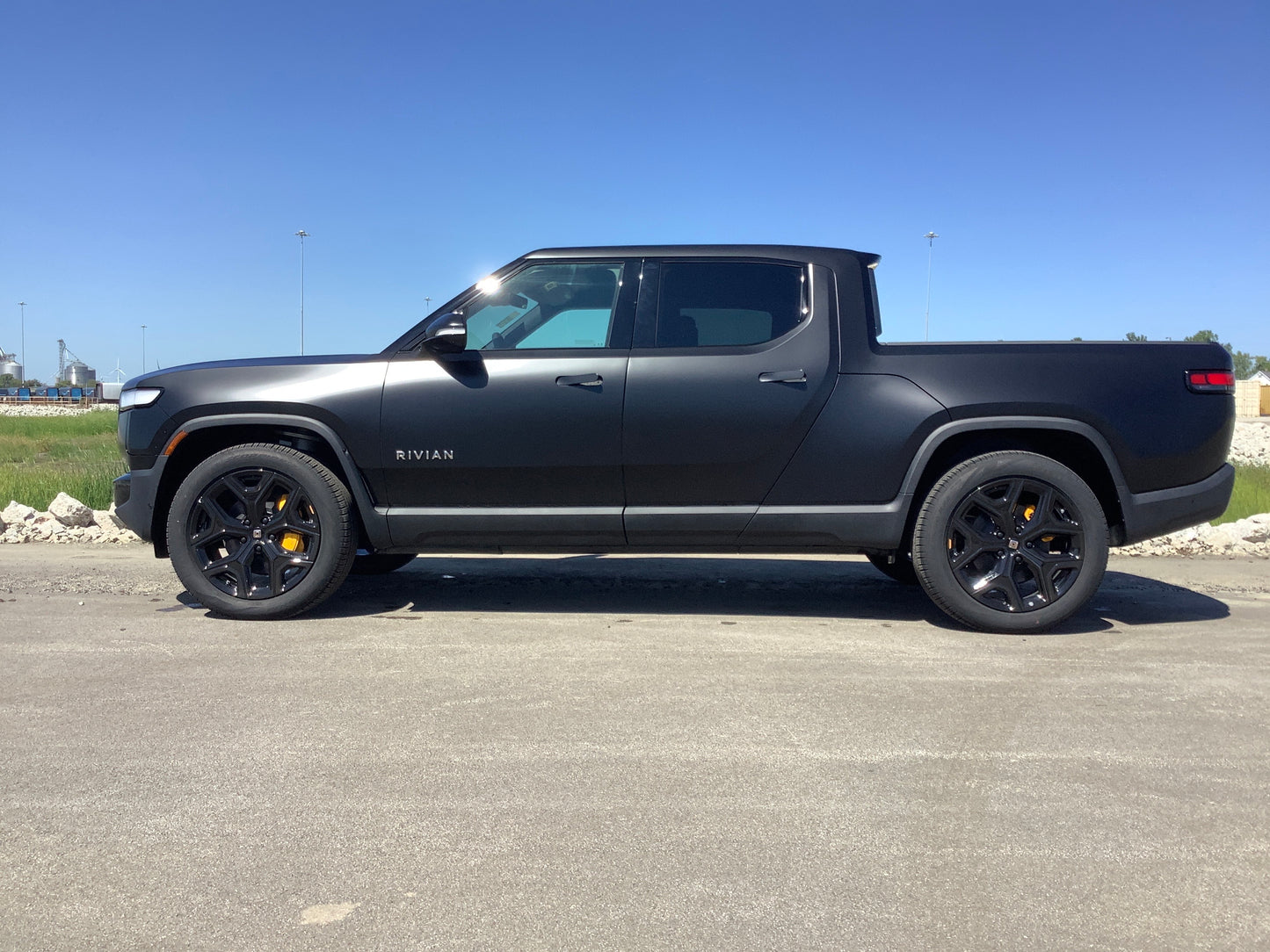 2022 Rivian R1T - 237 miles - $67,700