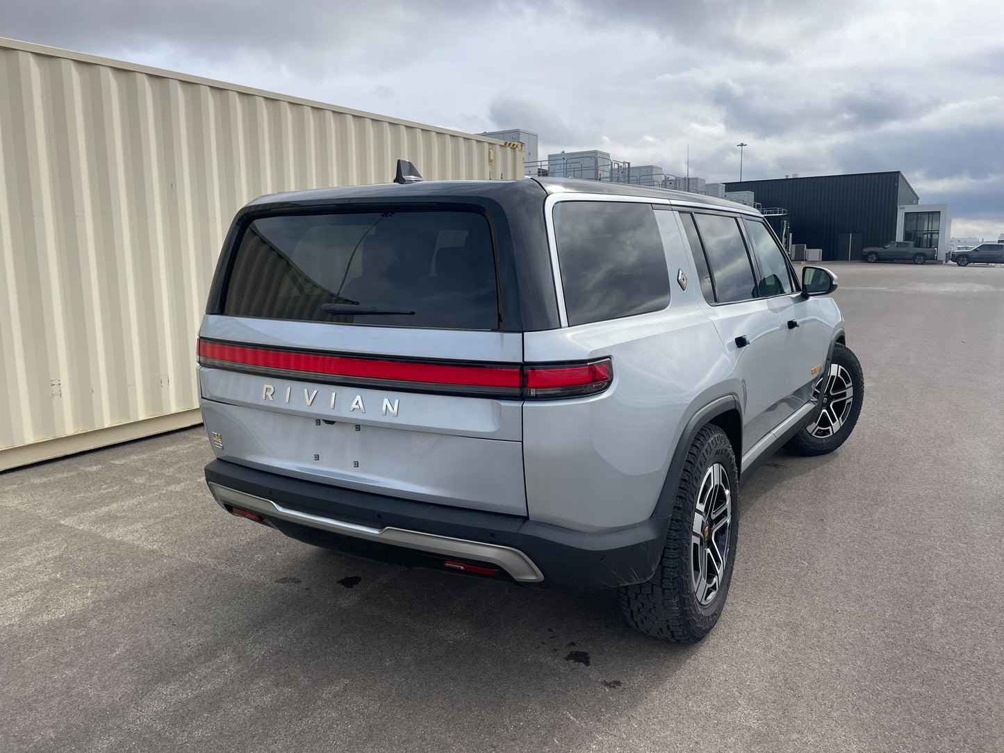 2022 Rivian R1S - 237 miles - $79,700