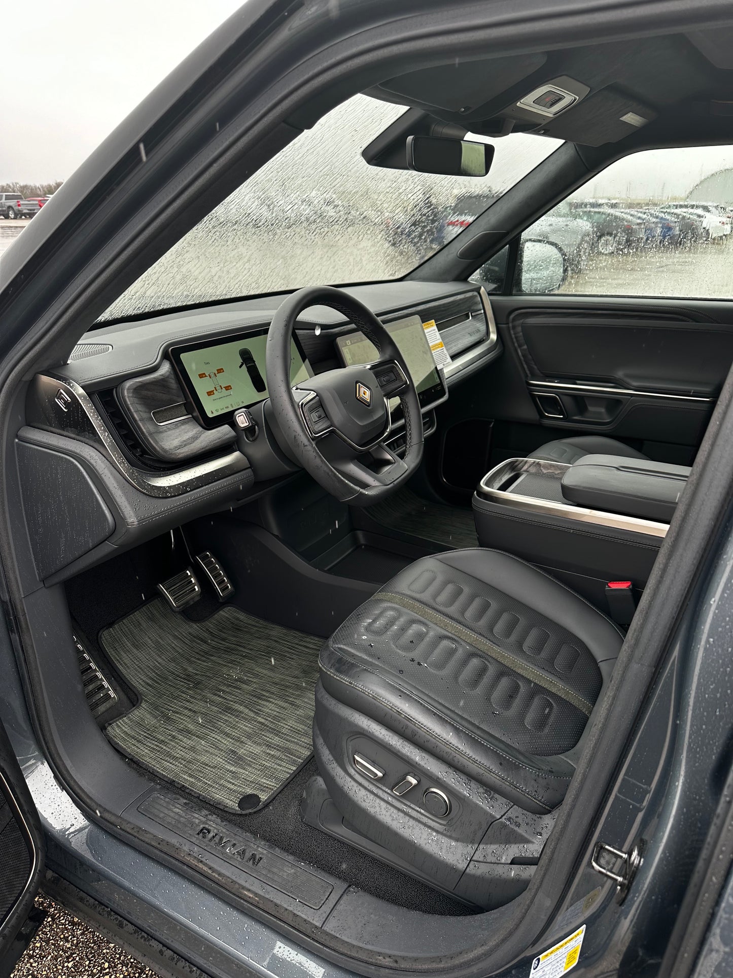 2022 Rivian R1T - 100 miles - $69,850