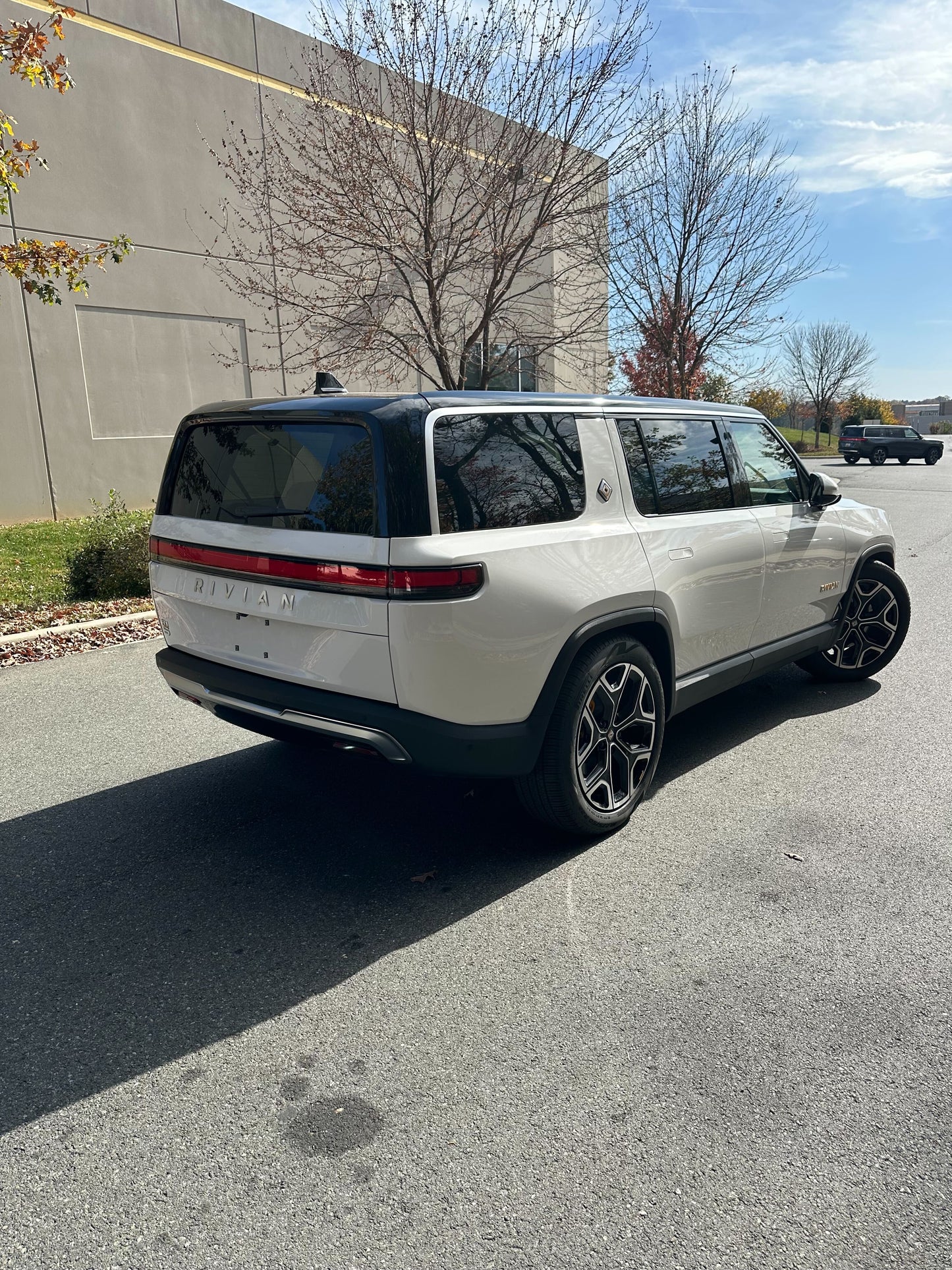 2024 Rivian R1S - 3,699 miles - $83,100