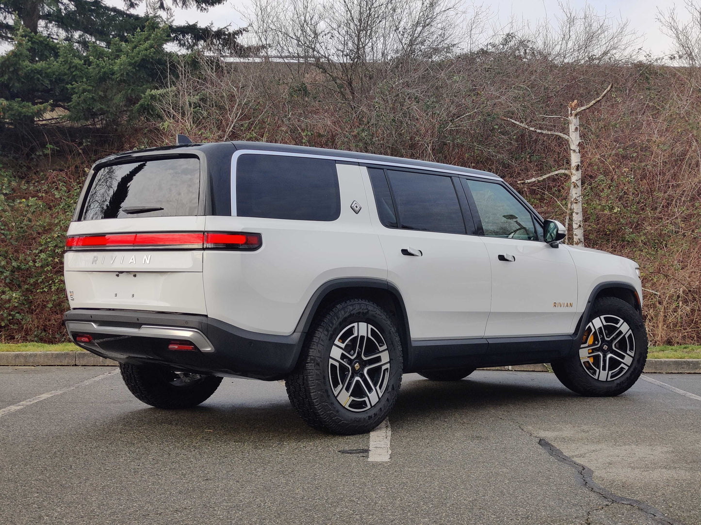 2023 Rivian R1S - 4,120 kilometers - $114,600 CAD