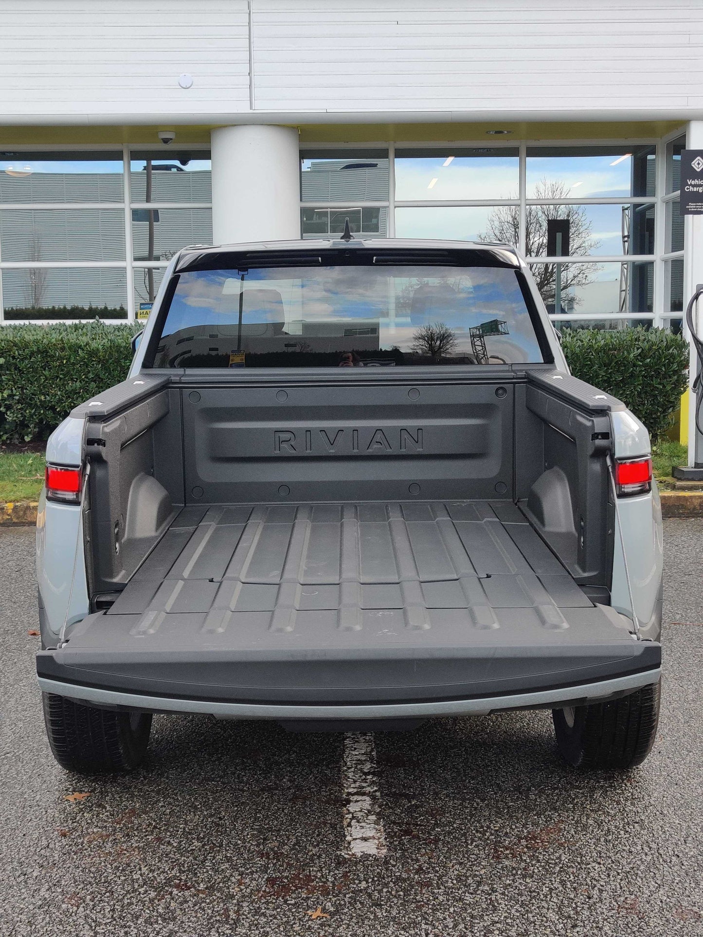 2024 Rivian R1T - 5,605 kilometers - $115,200 CAD