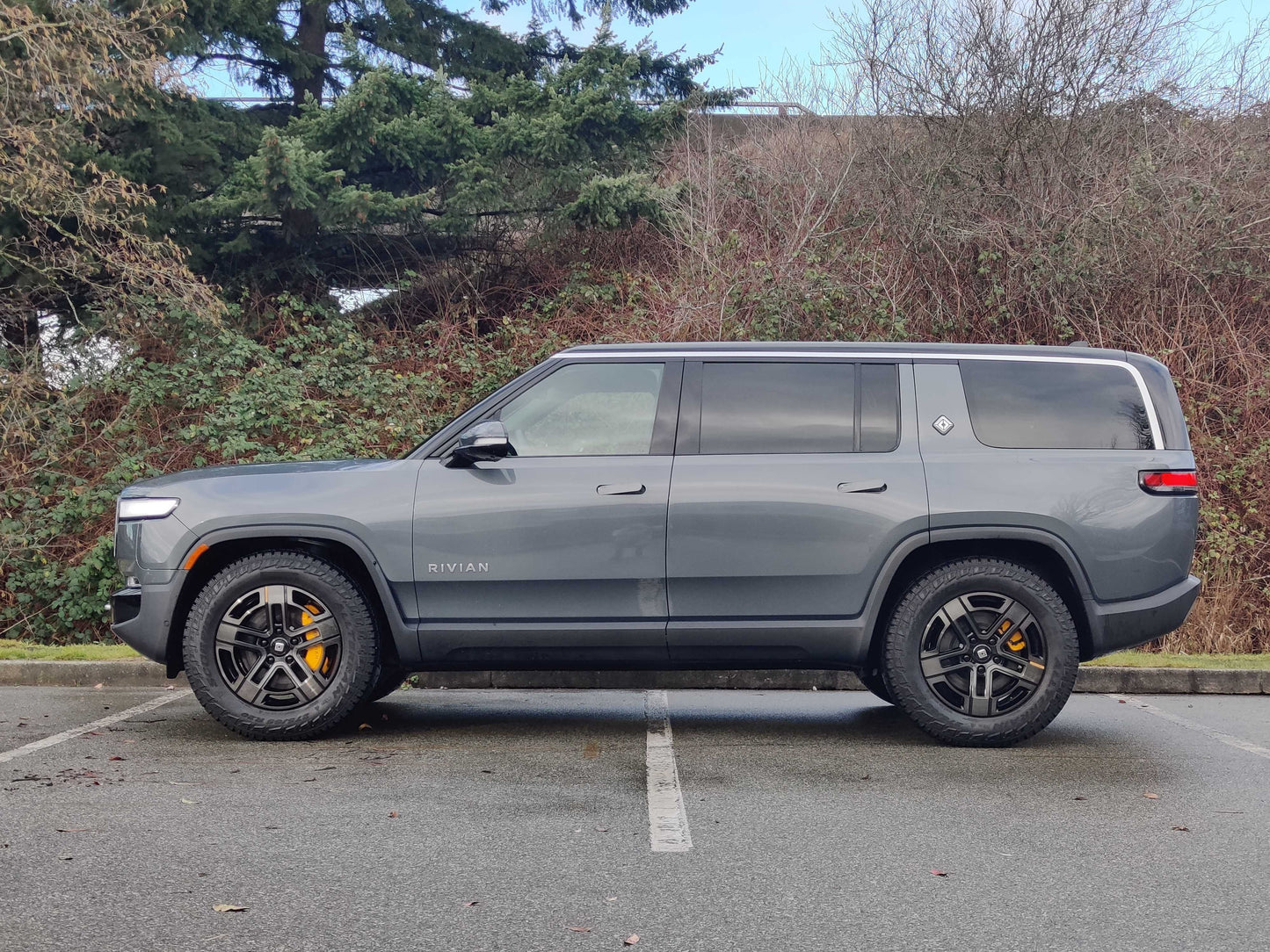 2023 Rivian R1S - 263 kilometers - $115,400 CAD