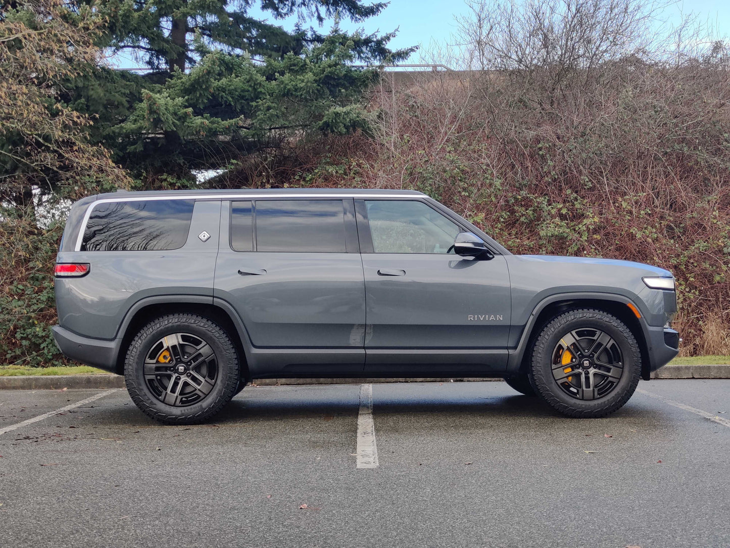 2023 Rivian R1S - 263 kilometers - $115,400 CAD