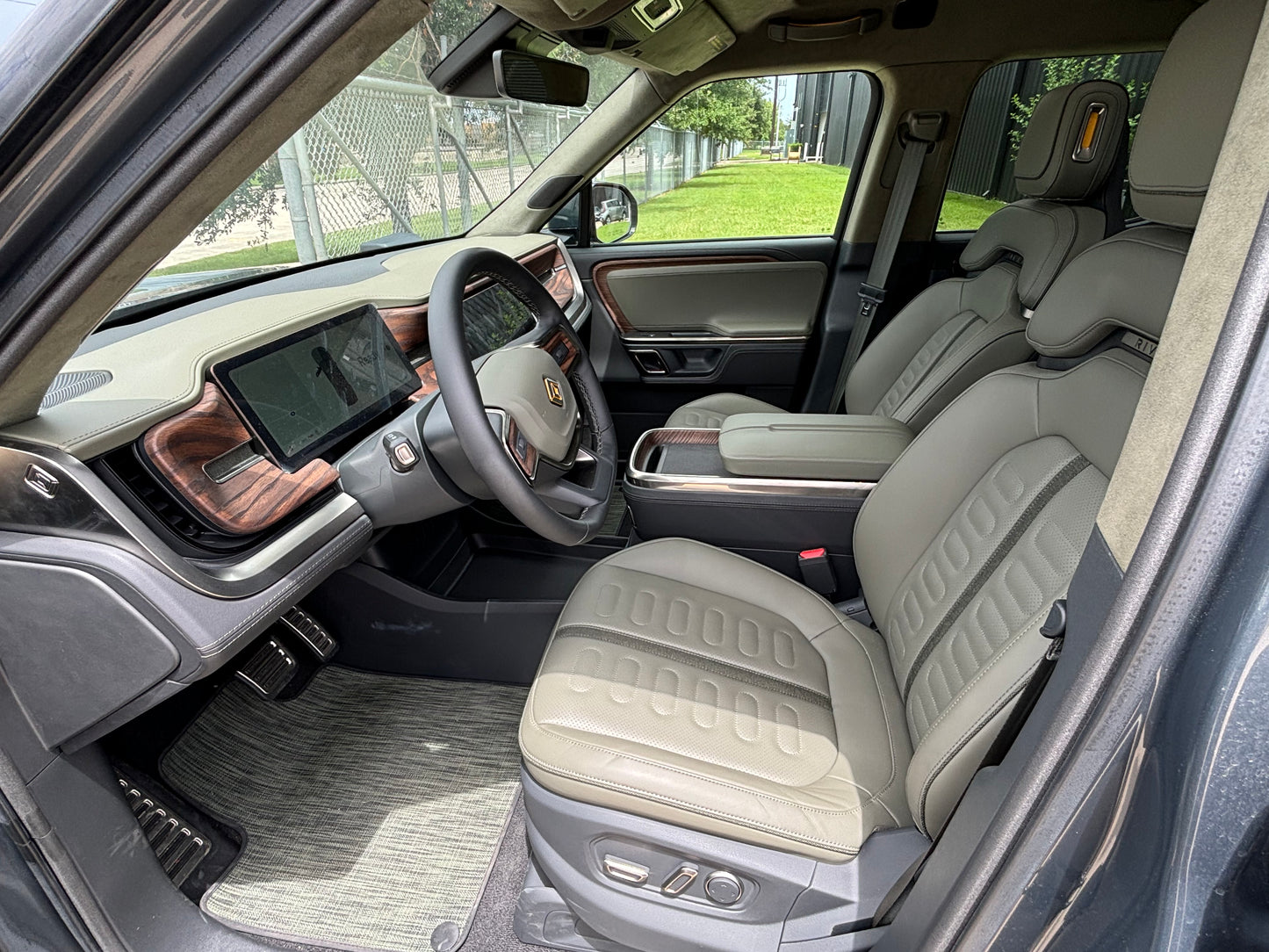 2022 Rivian R1T - 209 miles - $67,700