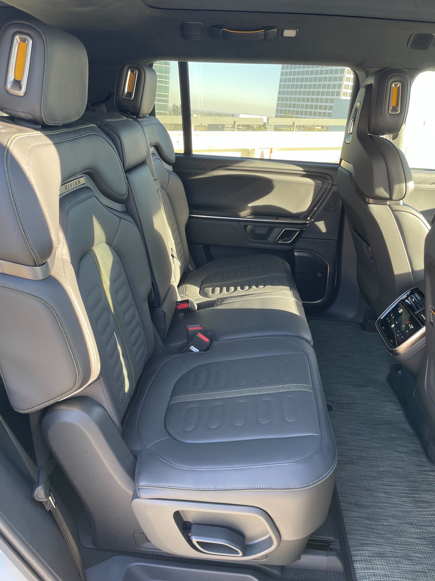 2023 Rivian R1S - 129 miles - $78,200