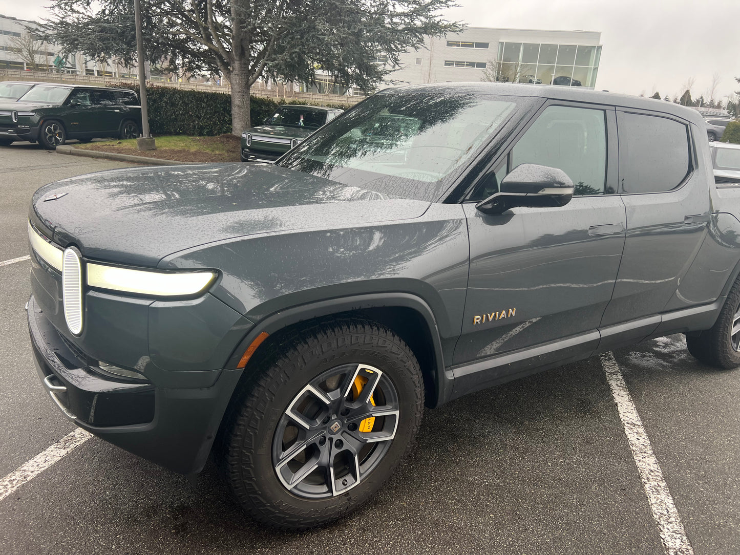 2022 Rivian R1T - 7,314 kilometers - $93,200 CAD