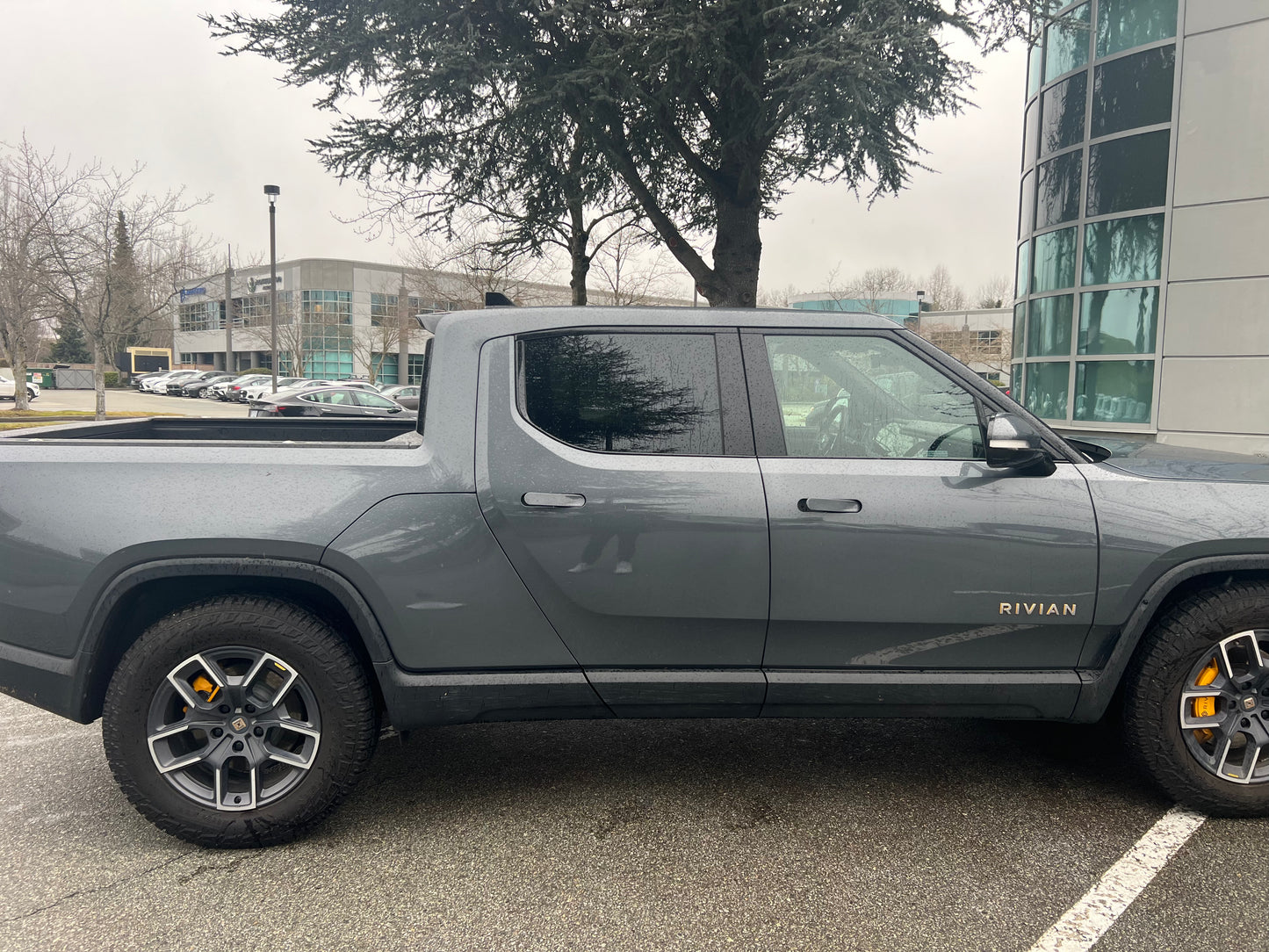 2022 Rivian R1T - 7,314 kilometers - $93,200 CAD