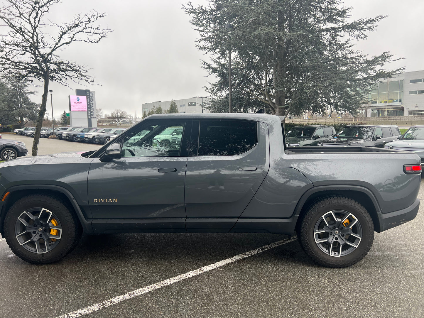 2022 Rivian R1T - 7,314 kilometers - $93,200 CAD