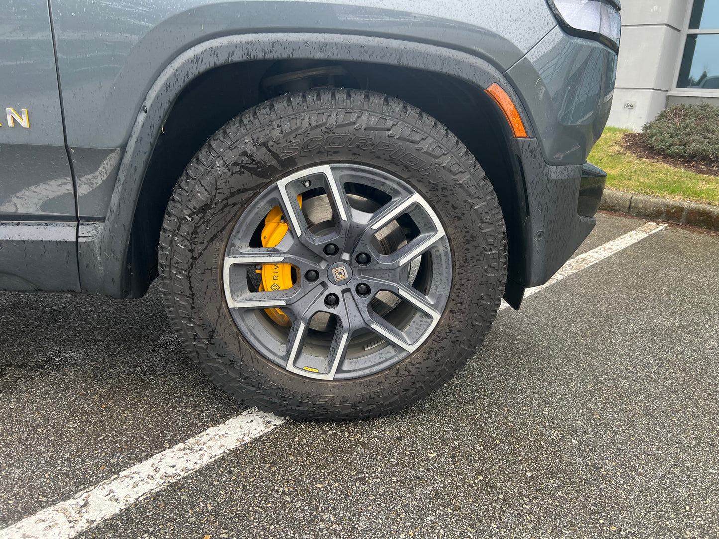 2022 Rivian R1T - 7,314 kilometers - $93,200 CAD