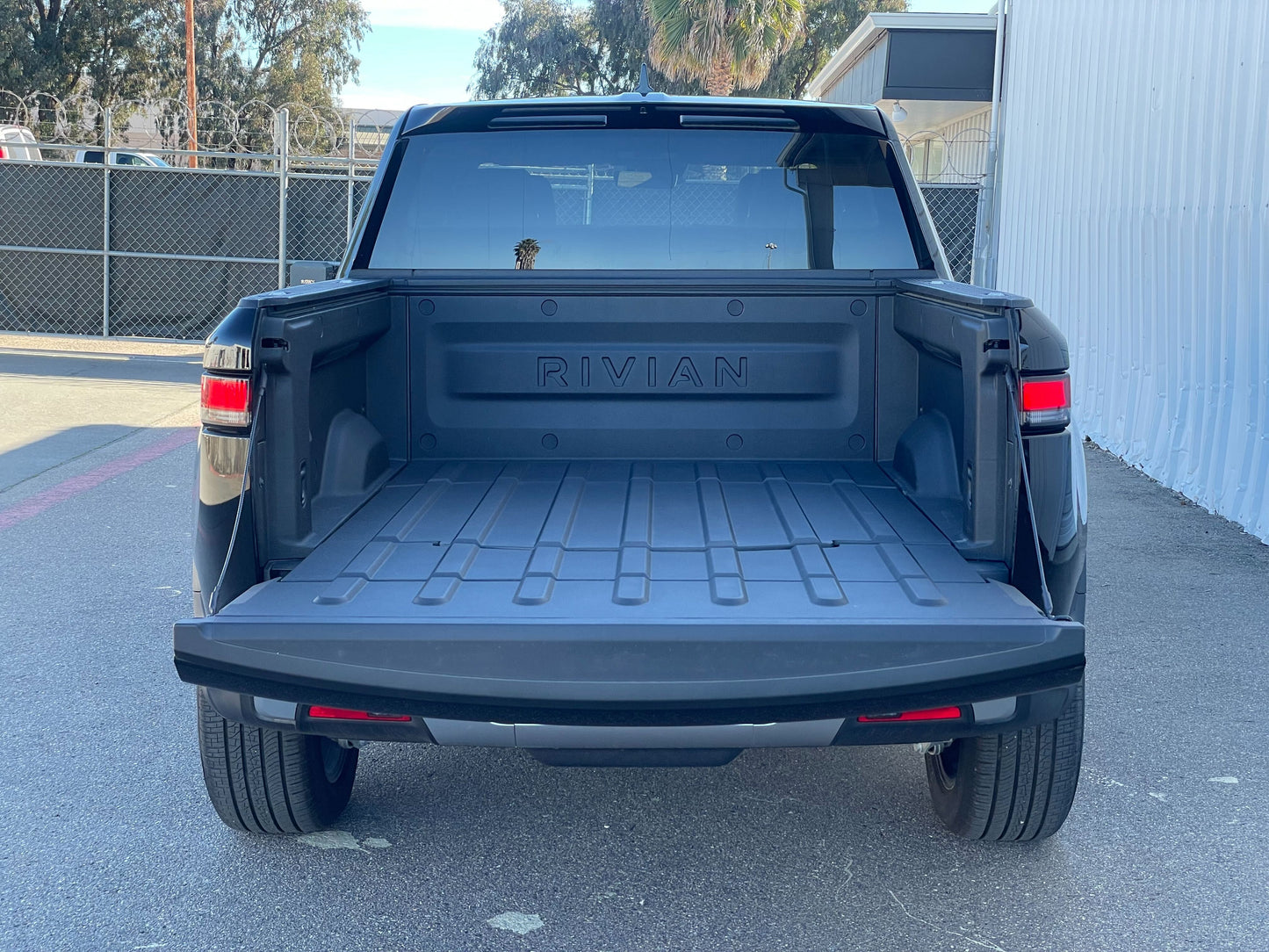 2022 Rivian R1T - 100 miles - $73,750