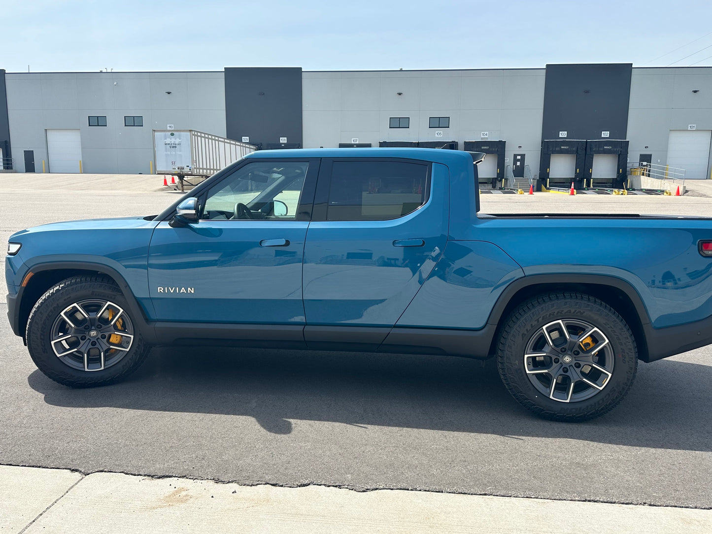 2023 Rivian R1T - 485 miles - $77,809