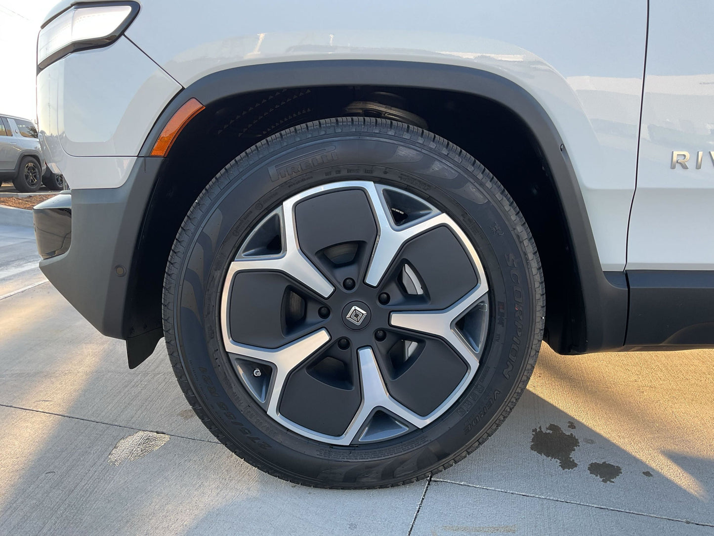 2023 Rivian R1S - 198 miles - $74,700