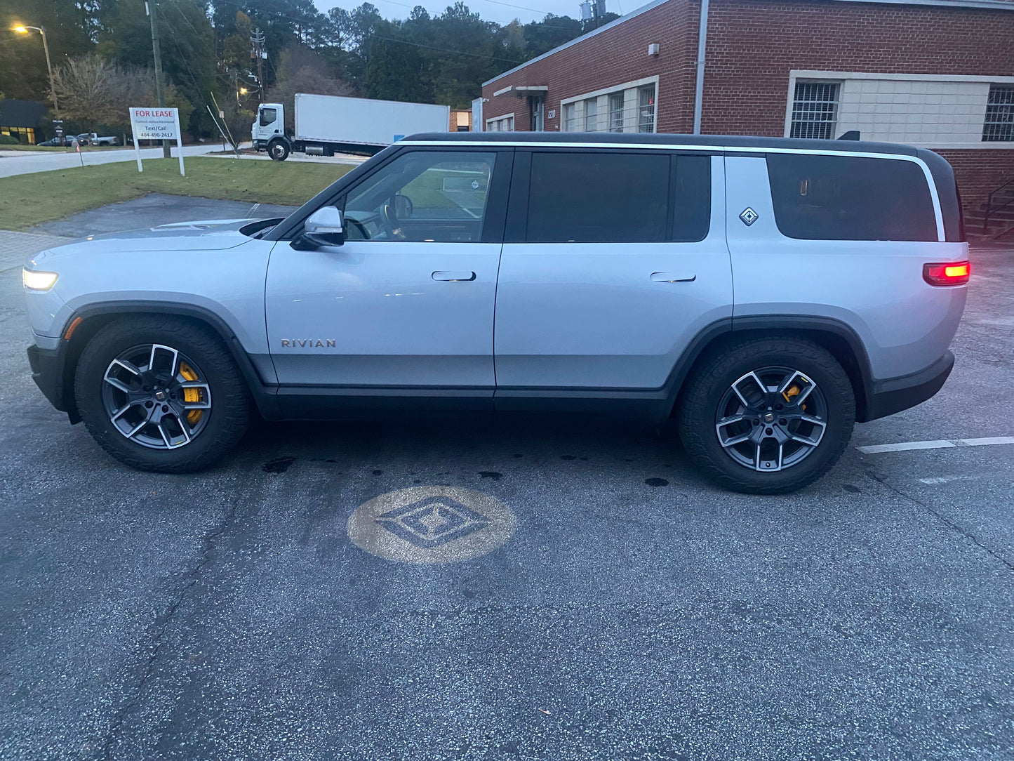 2022 Rivian R1S - 2,835 miles - $78,900