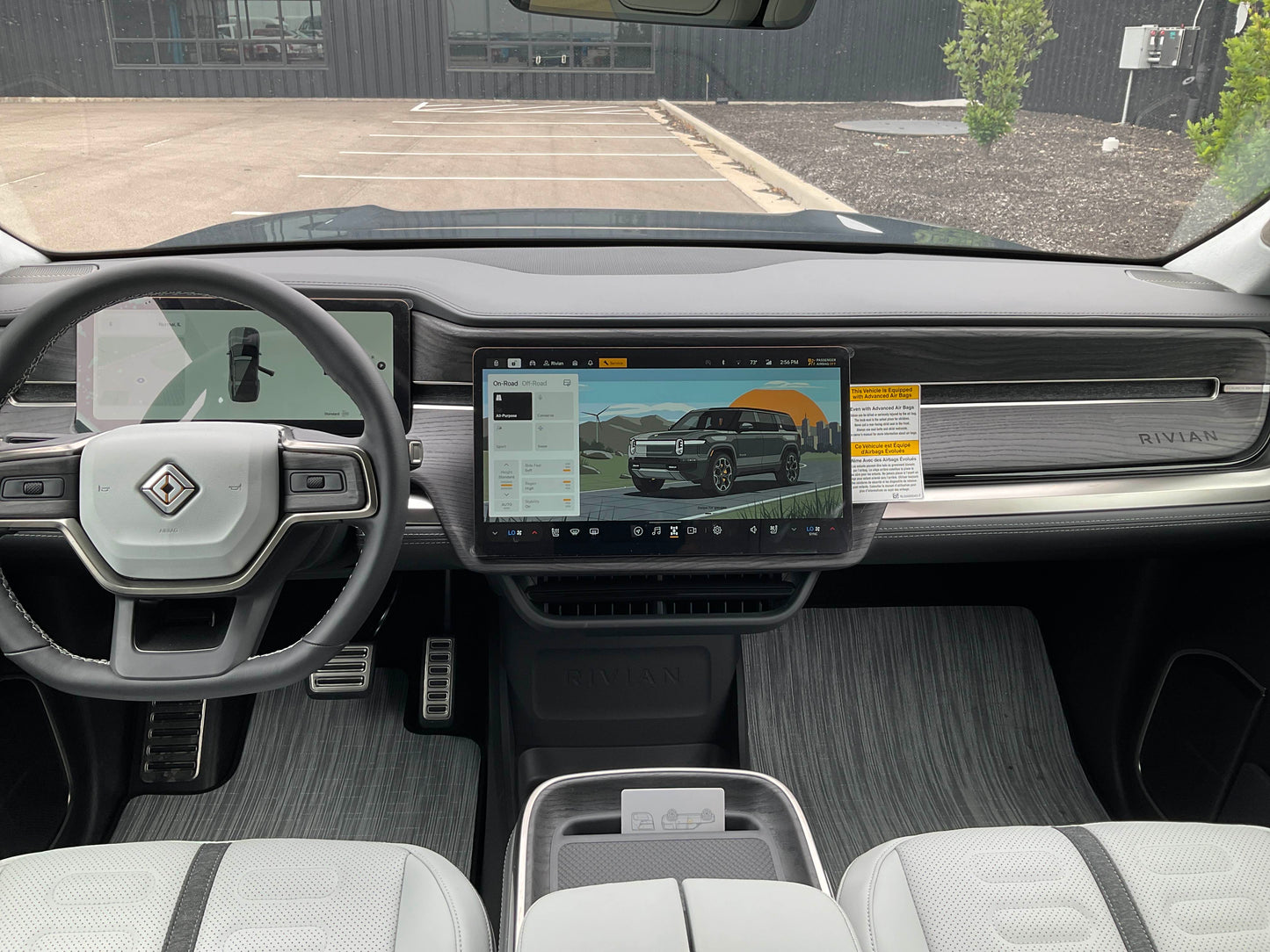 2023 Rivian R1S - 184 miles - $80,600