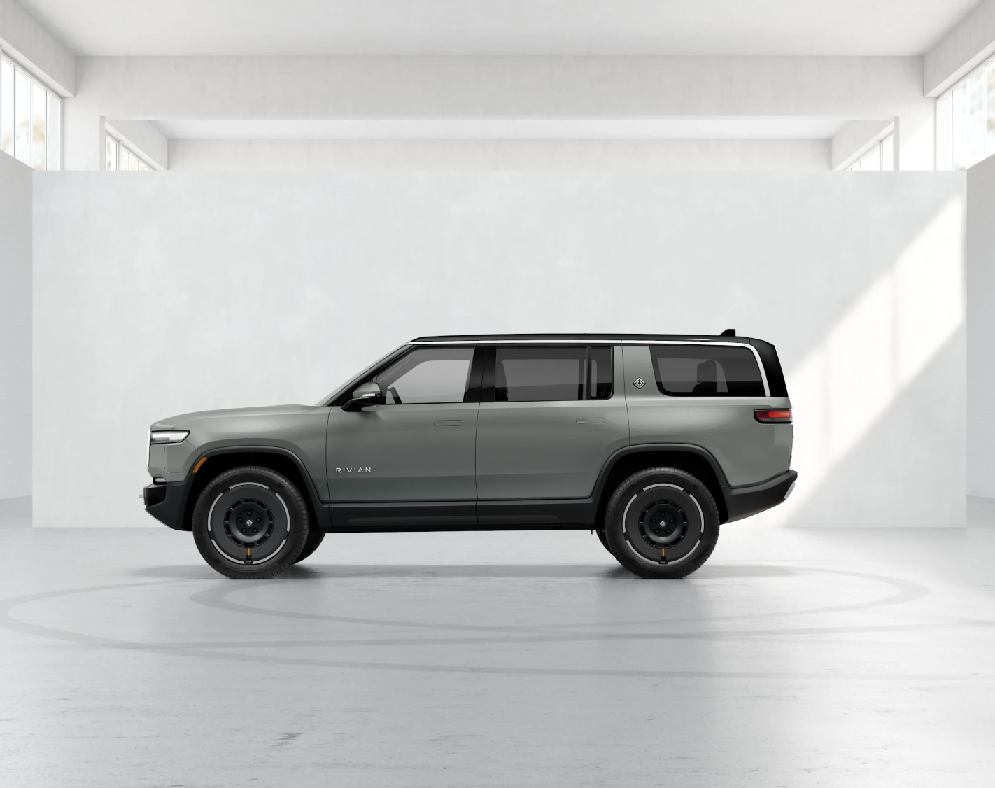 2025 Rivian R1S - 224 miles - $76,600