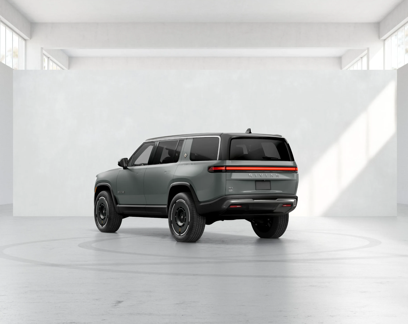 2025 Rivian R1S - 224 miles - $76,600